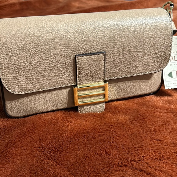 Divina Firenze Handbags - Divina Firenze made in Italy bag in nude